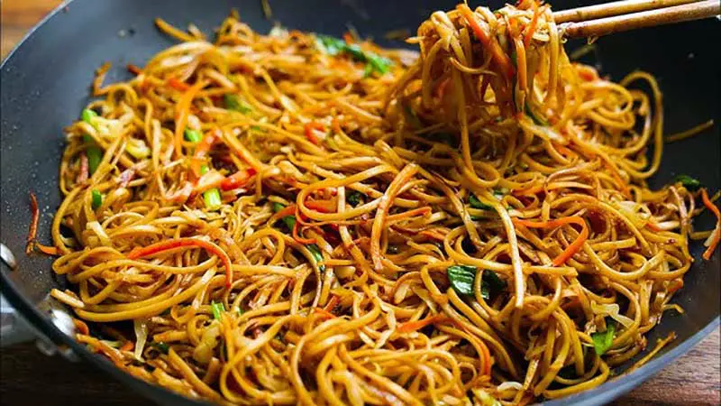 CHOW MEIN (NOODLES)